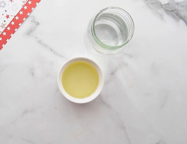 Add Oil into Bowl