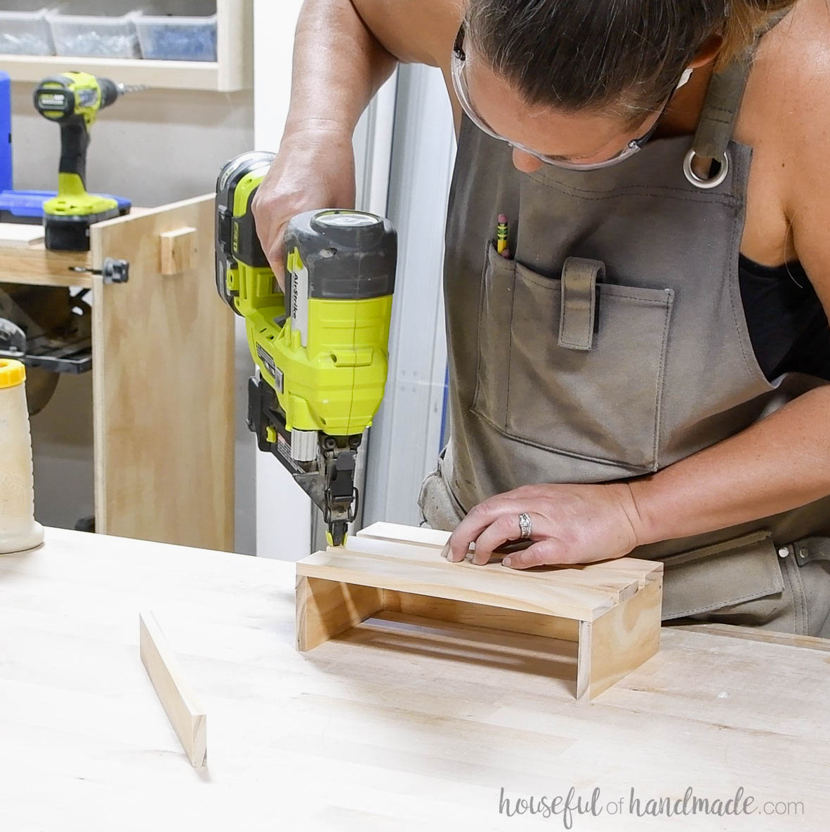Fastening slats to the deeper bin.