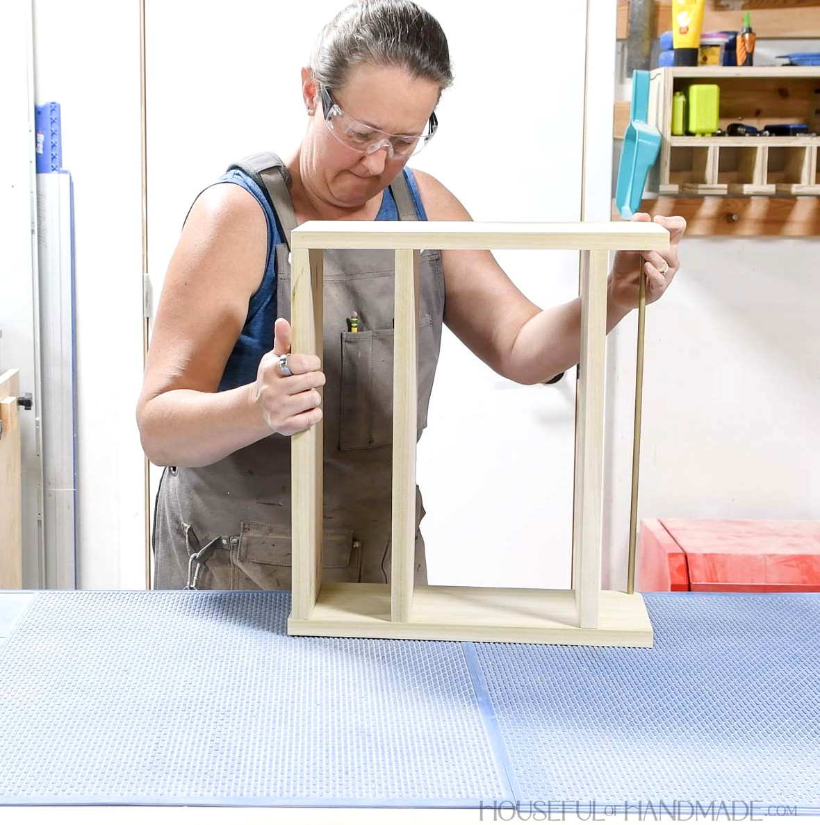 Attaching the second side board. 