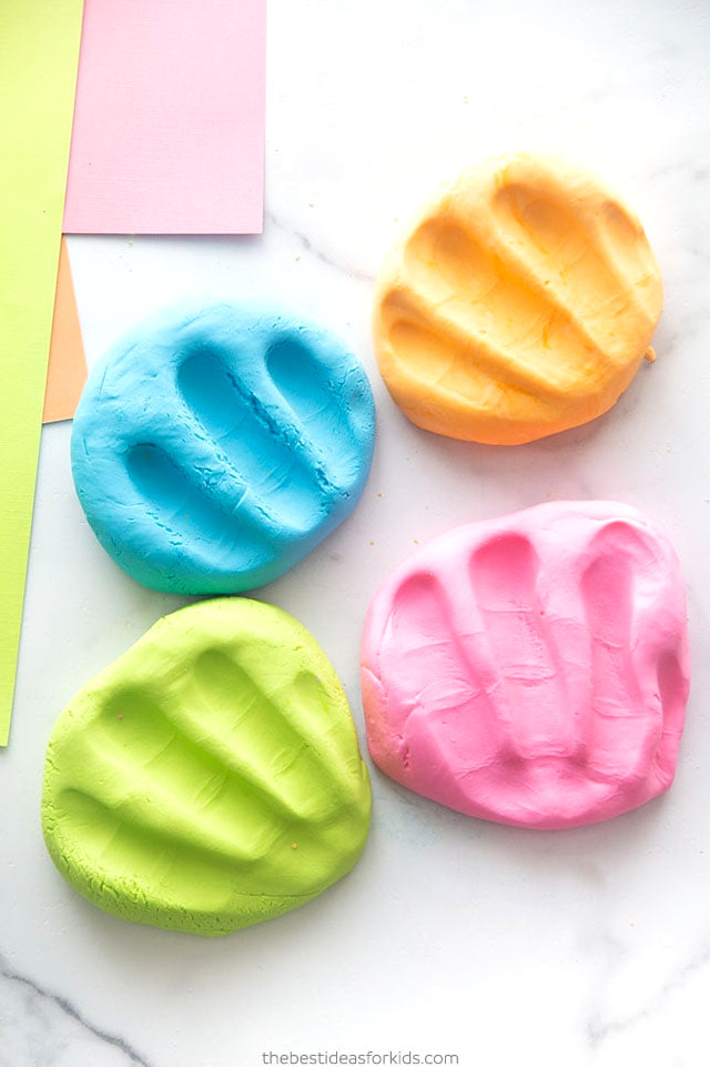How to Make Cloud Dough