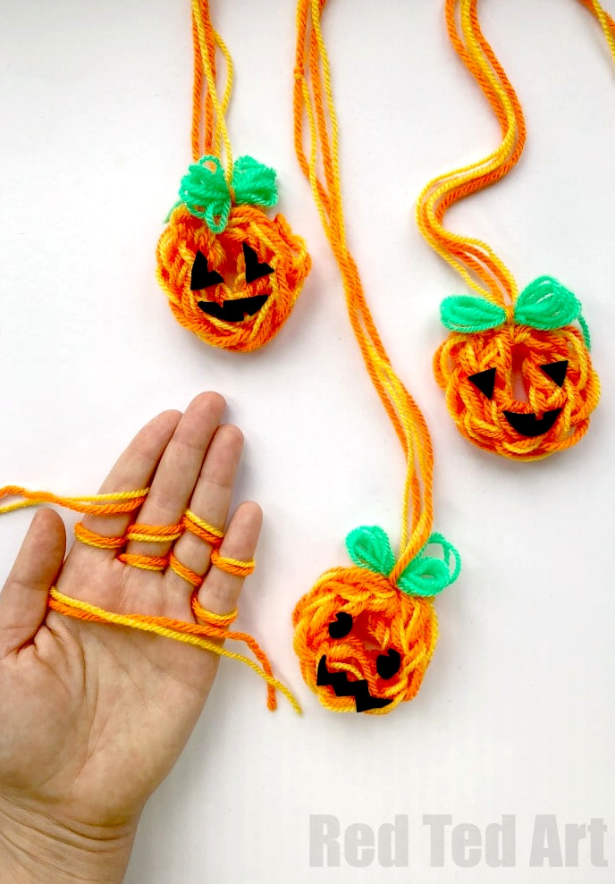 How to Finger Knit a Pumpkin