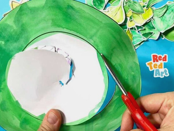 paper plate wreath