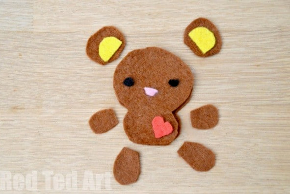 Cute Felt Softies Free Patterns. Make a bear or a bunny!