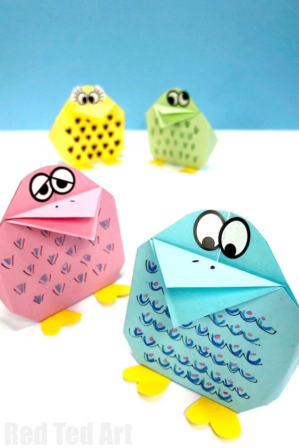 Easy Origami Bird for Kids. Need Paper Bird Craft Ideas? Take a look at these art paper birds. Based on an easy Origami Bird Pattern. Fun Paper Easter Decor. Super quirky paper birds full of character! Love them. Learn how to make paper birds DIY today!