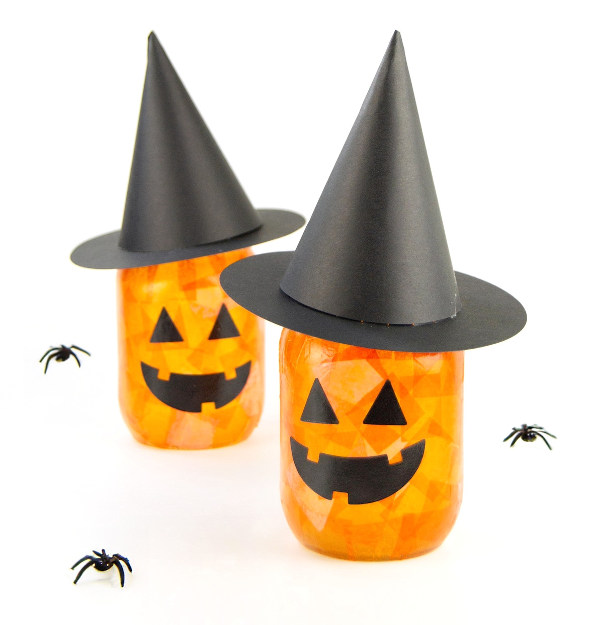 Light-Up Jack O&rsquo; Lantern Jars for Cute Halloween Decor